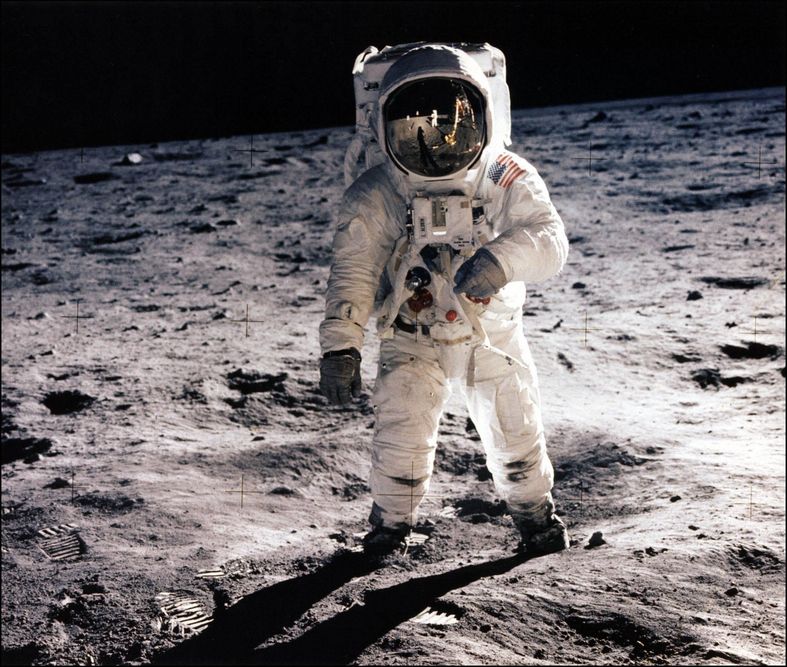 Futur dans l'espace ou futur dans notre quotidien, la science-fiction s'invitent dans les grands journaux